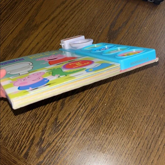 Peppa Pig Let's Go Potty Interactive Sound Book - Picture 3 of 4